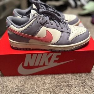 Women dunk low
